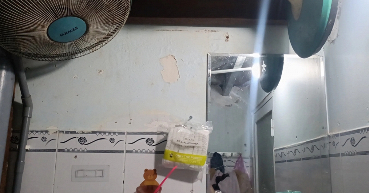 Con gái ông chủ tiệm điện máy ở TP.HCM đăng một tấm ảnh trong nhà vệ sinh gây chú ý, xem tiếp phải thốt lên: "Ôi loài người"