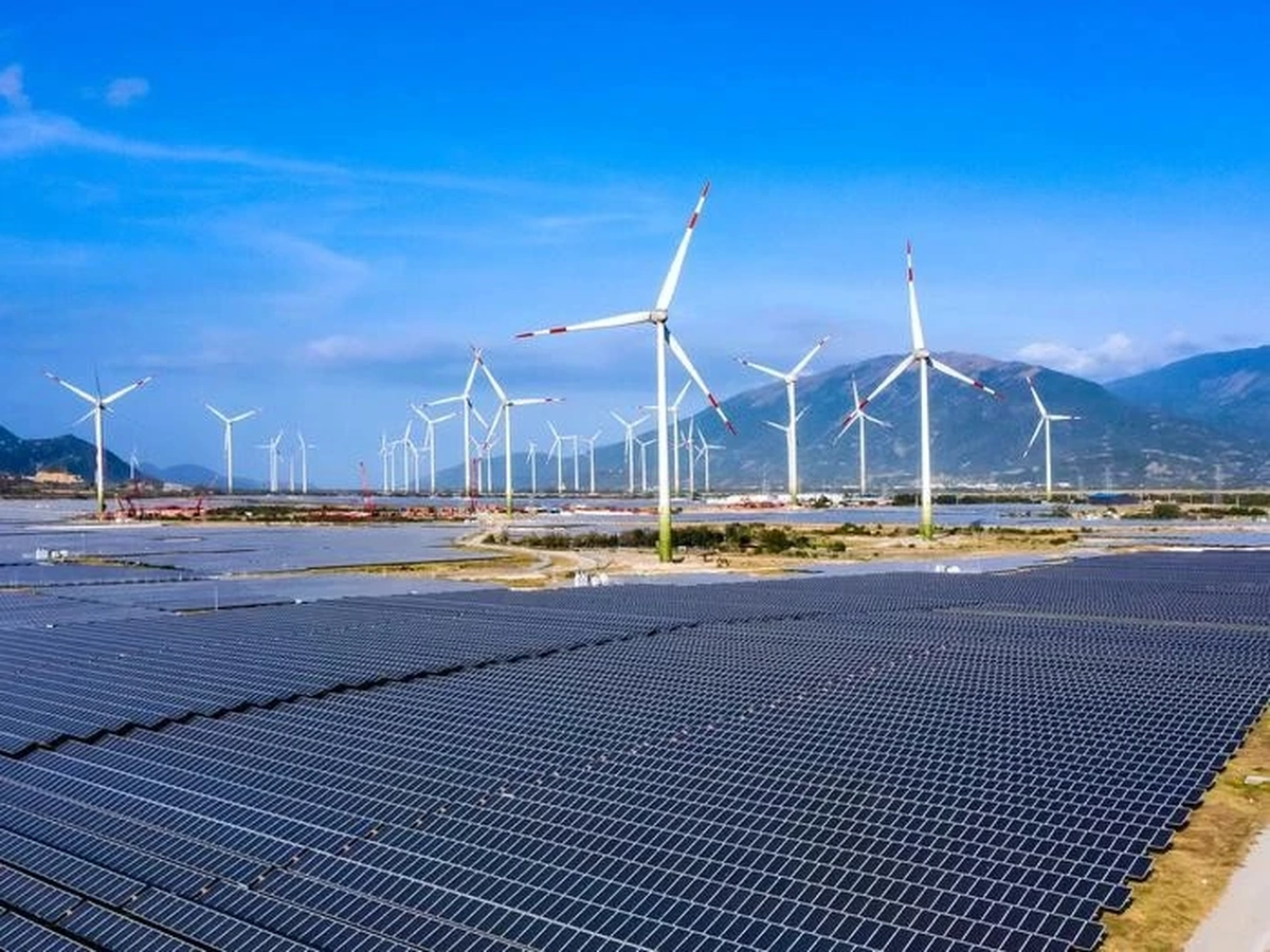 Năng lượng tái tạo: Bao giờ dòng vốn tỷ USD ‘mắc cạn’ được khơi thông?