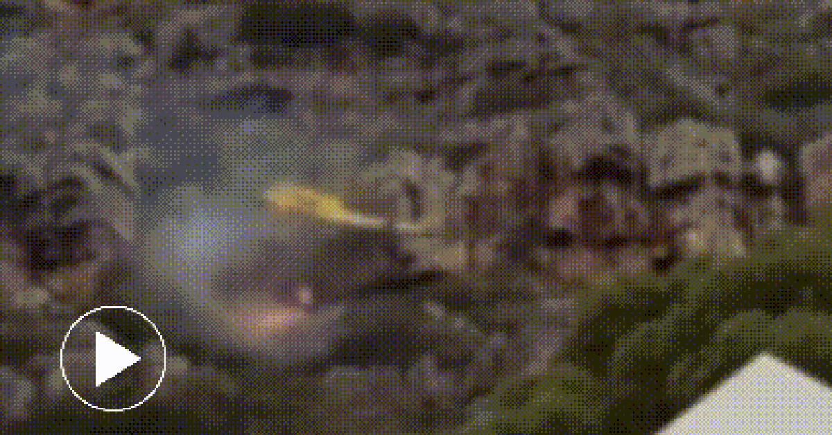 Trực thăng cứu hỏa va vách đá, rơi thẳng vào đám cháy lớn, tình trạng phi công ra sao?