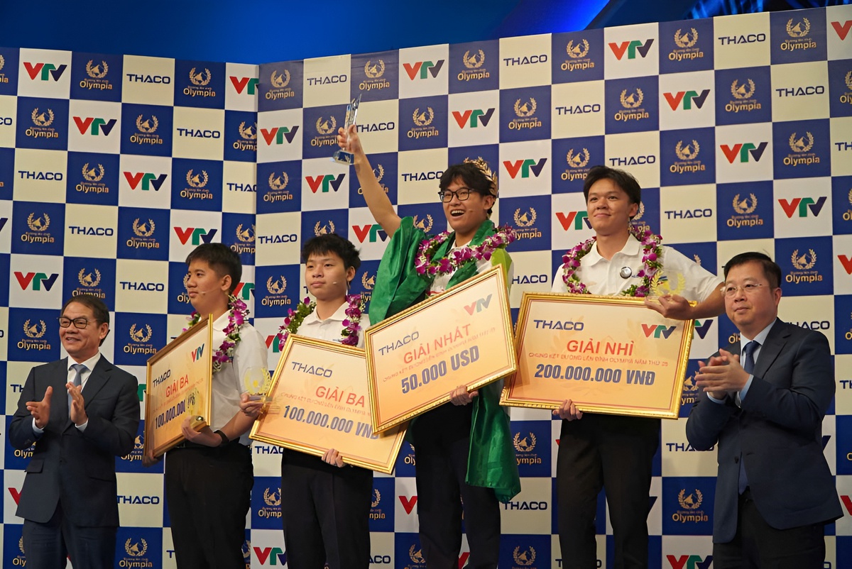 Ngày này 27 năm trước, Đường Lên Đỉnh Olympia phát sóng số đầu tiên