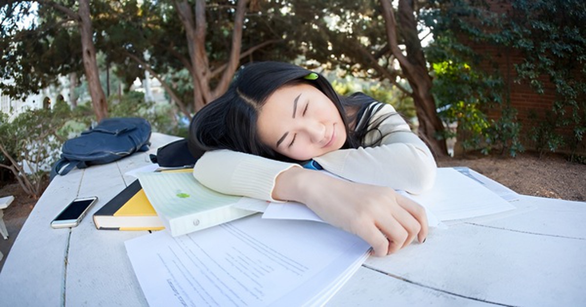 Tại sao có một số bộ phận sinh viên lên đại học lại sa sút?