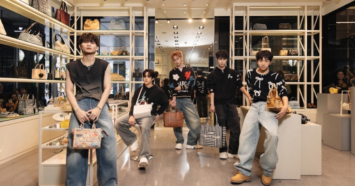 Dàn trai xinh gái đẹp không ngừng chinh phục những giới hạn phong cách bằng các trang phục của Marc Jacobs