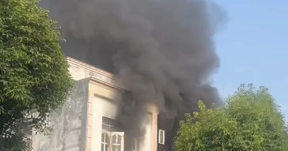 Cháy nhà 2 tầng ở TPHCM