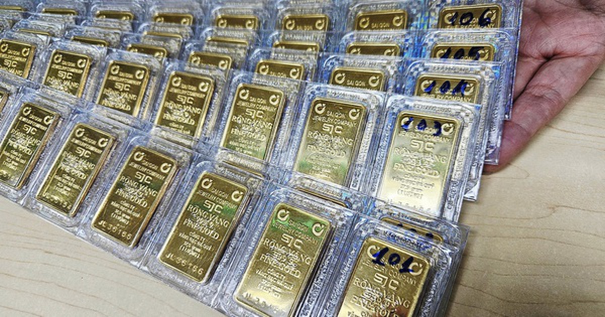 Vì sao giá vàng trong nước cao hơn thế giới tới...