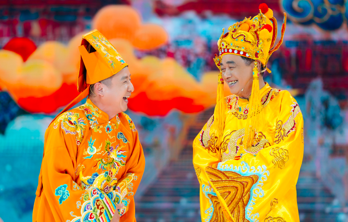 Táo quân "trái mùa" gây sốt với loạt thoại hài hước