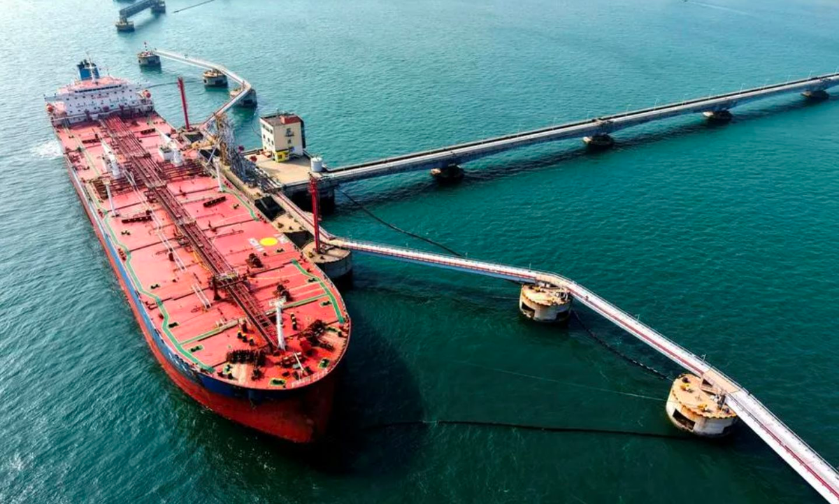 Lộ "cứu tinh" dầu cho Đông Nam Á, vừa mang 100.000 thùng nhiên liệu sang Việt Nam