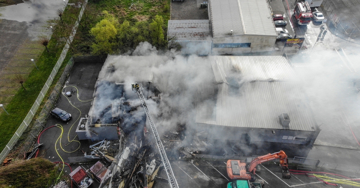 Cháy lớn như “nuốt chửng mọi thứ” tại quán bar, 750 khách tháo chạy hoảng loạn trong đêm