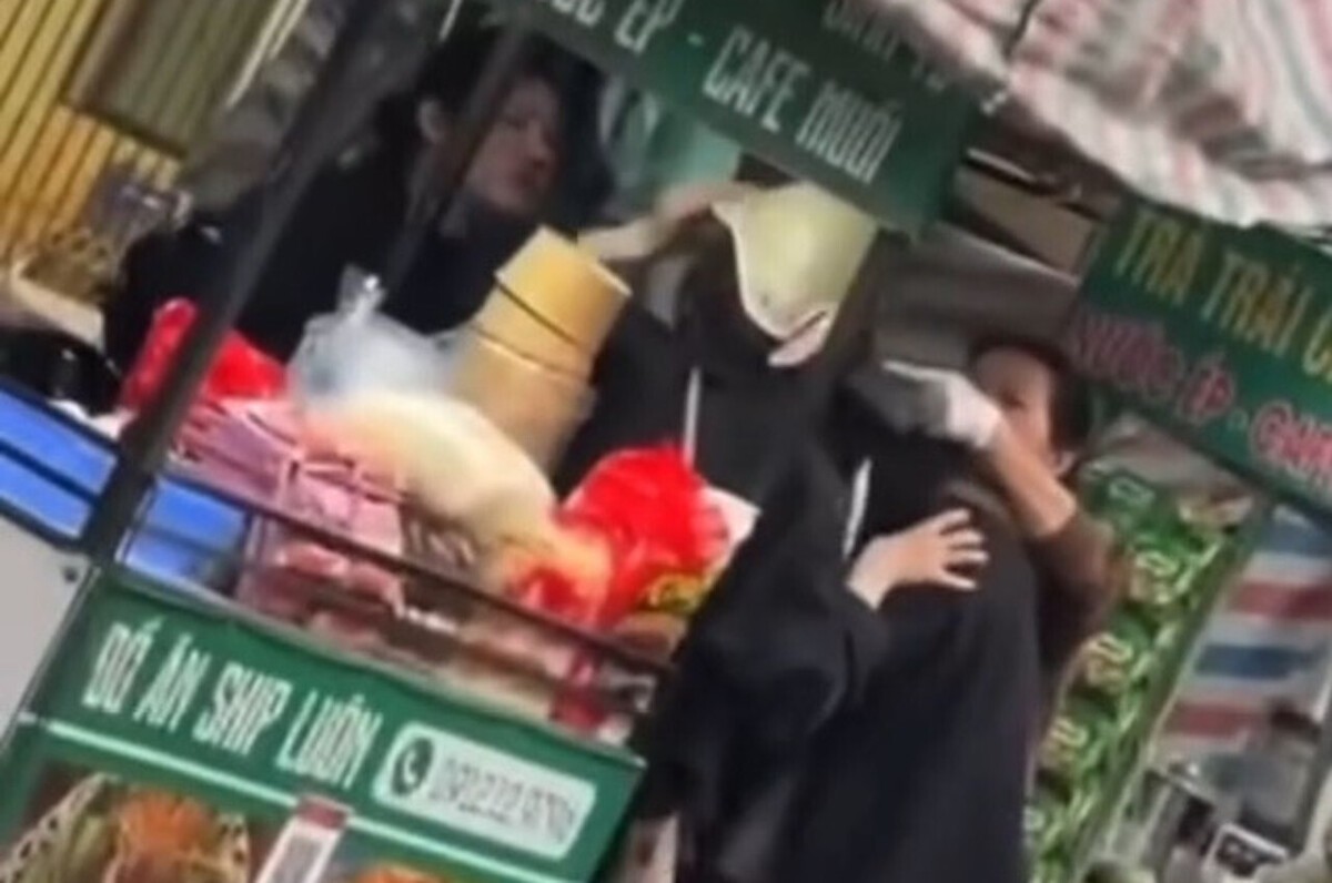 Công an Hà Nội điều tra vụ 2 cô gái tố bị hành hung sau tranh cãi tiền gửi xe