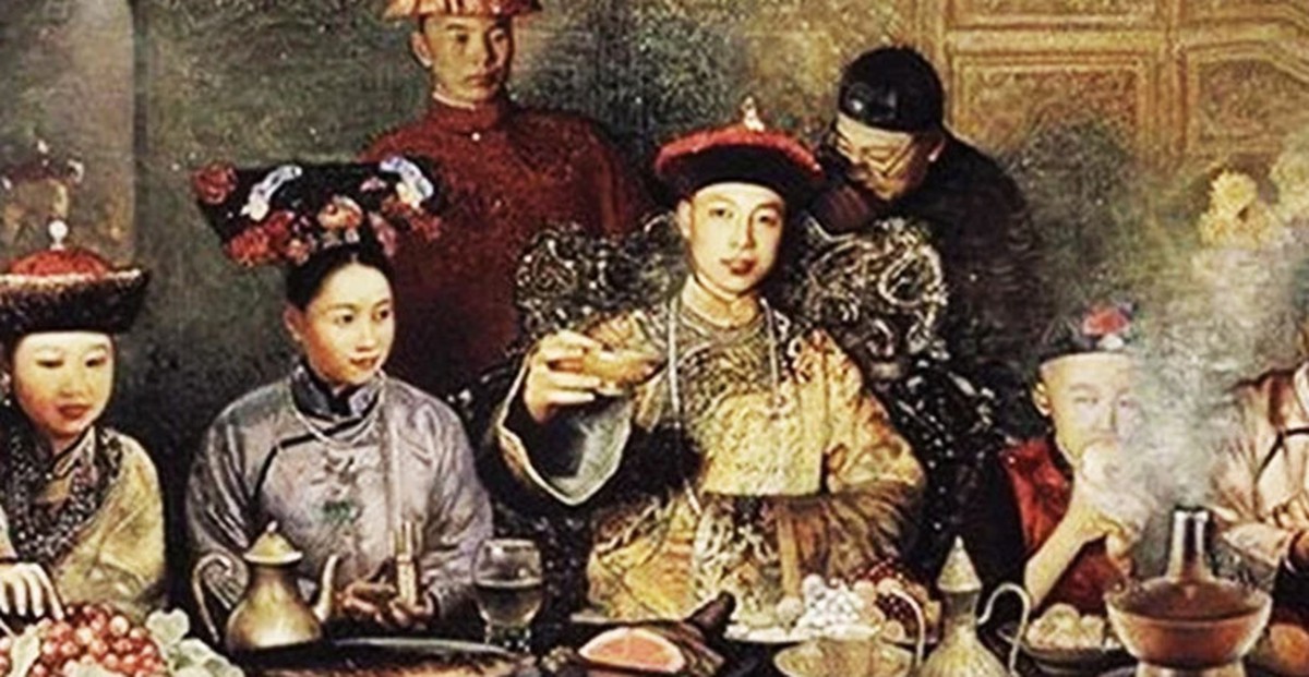 Loại quả vua Càn Long ban thưởng cho phi tần khiến hậu cung ghen đỏ mắt: Xưa hiếm như lông phượng, giờ đổ đống bán vỉa hè