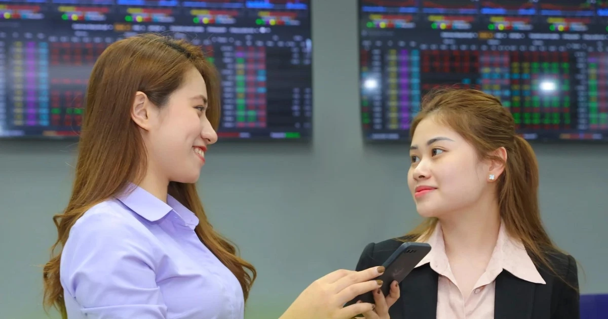 Người chơi chứng khoán lãi thật trong "ngày nói dối"