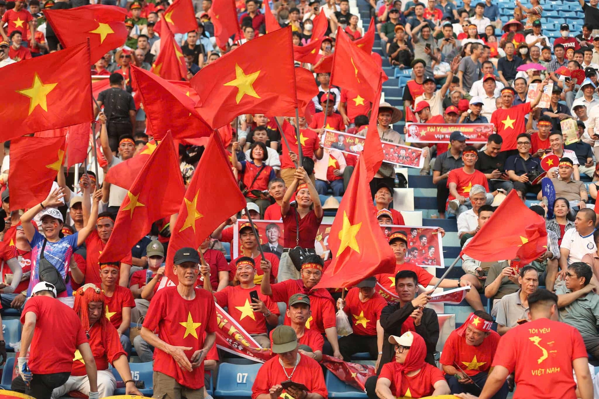 Sao Malaysia bất ngờ… cảm ơn CĐV Việt Nam sau khi ghi bàn danh dự cho đội nhà