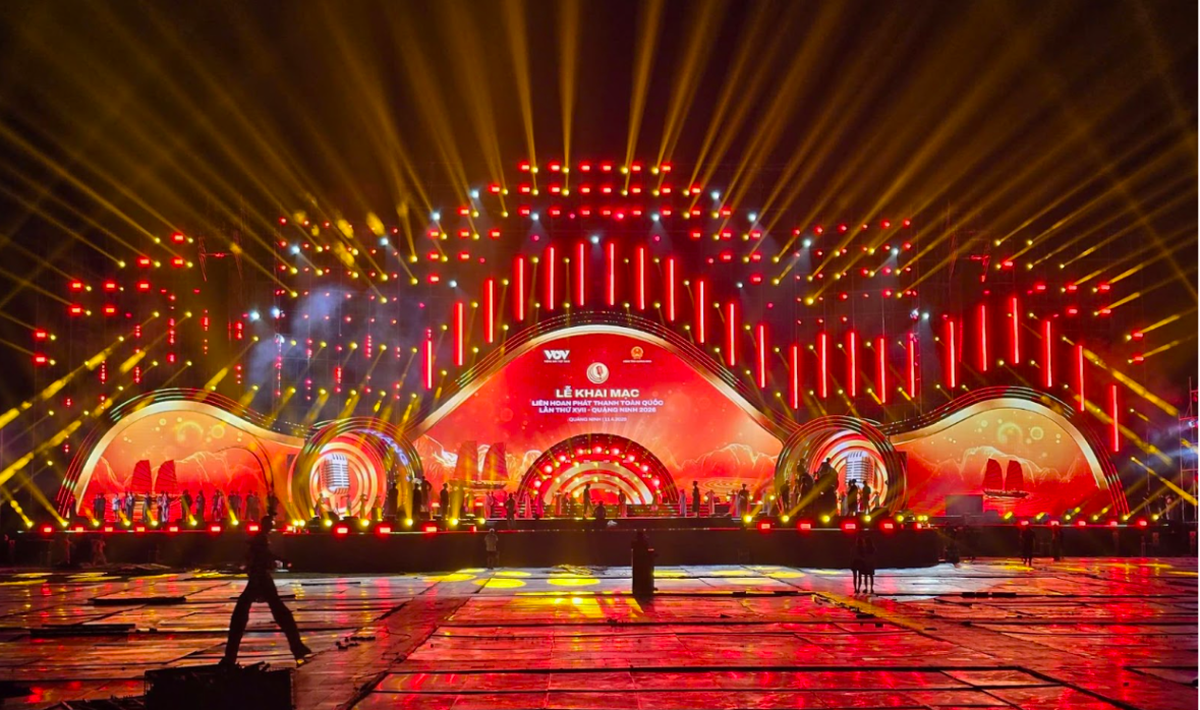 Cận cảnh sân khấu 4.000m² đêm khai mạc Liên hoan Phát thanh toàn quốc 2026