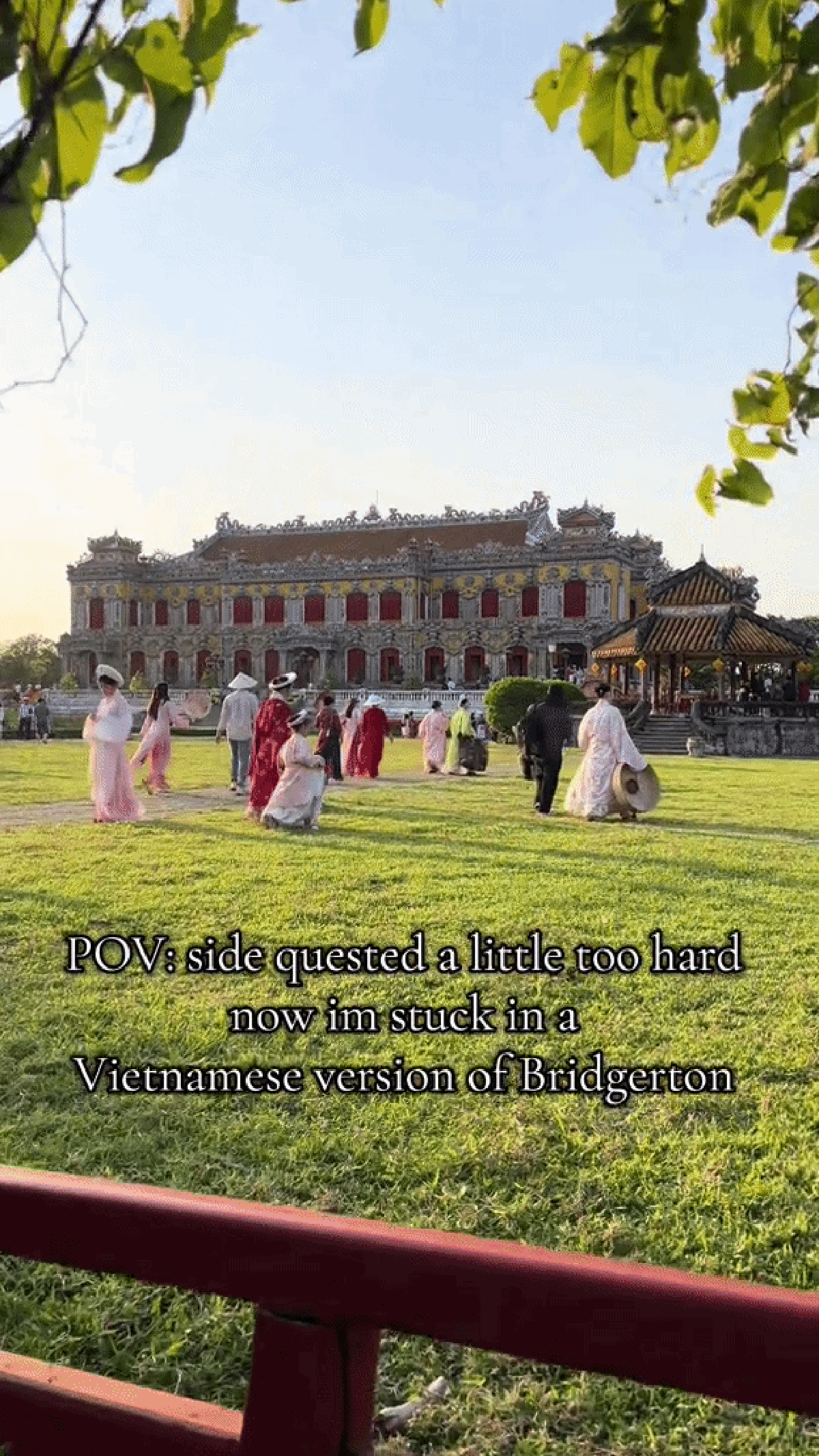 Khách Tây đi Huế, thấy mình như đang đứng giữa một buổi “tiến cung”