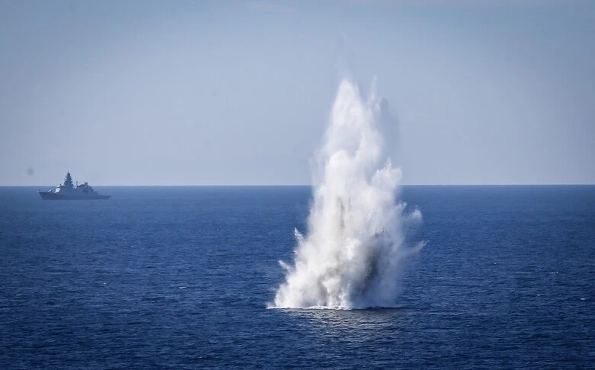 Iran không thể mở lại eo biển Hormuz vì chưa gỡ bỏ được thủy lôi?