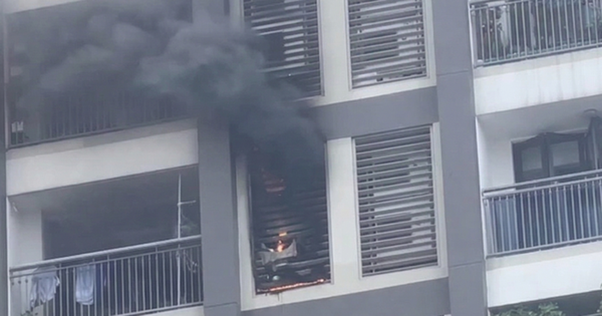 Cháy căn hộ tầng 10 tại chung cư cao 45 tầng ở TPHCM