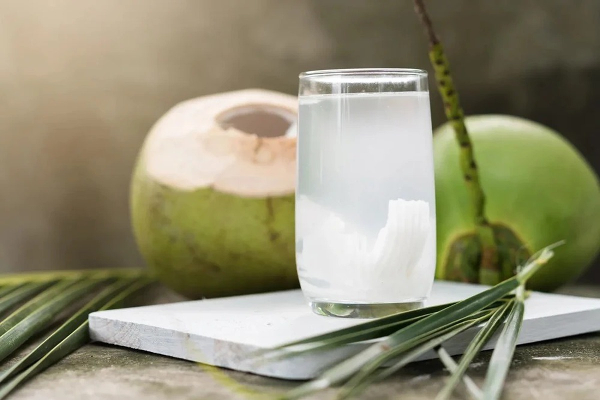 Nước dừa có thể uống thay thế nước lọc không? Sự thật không phải ai cũng biết