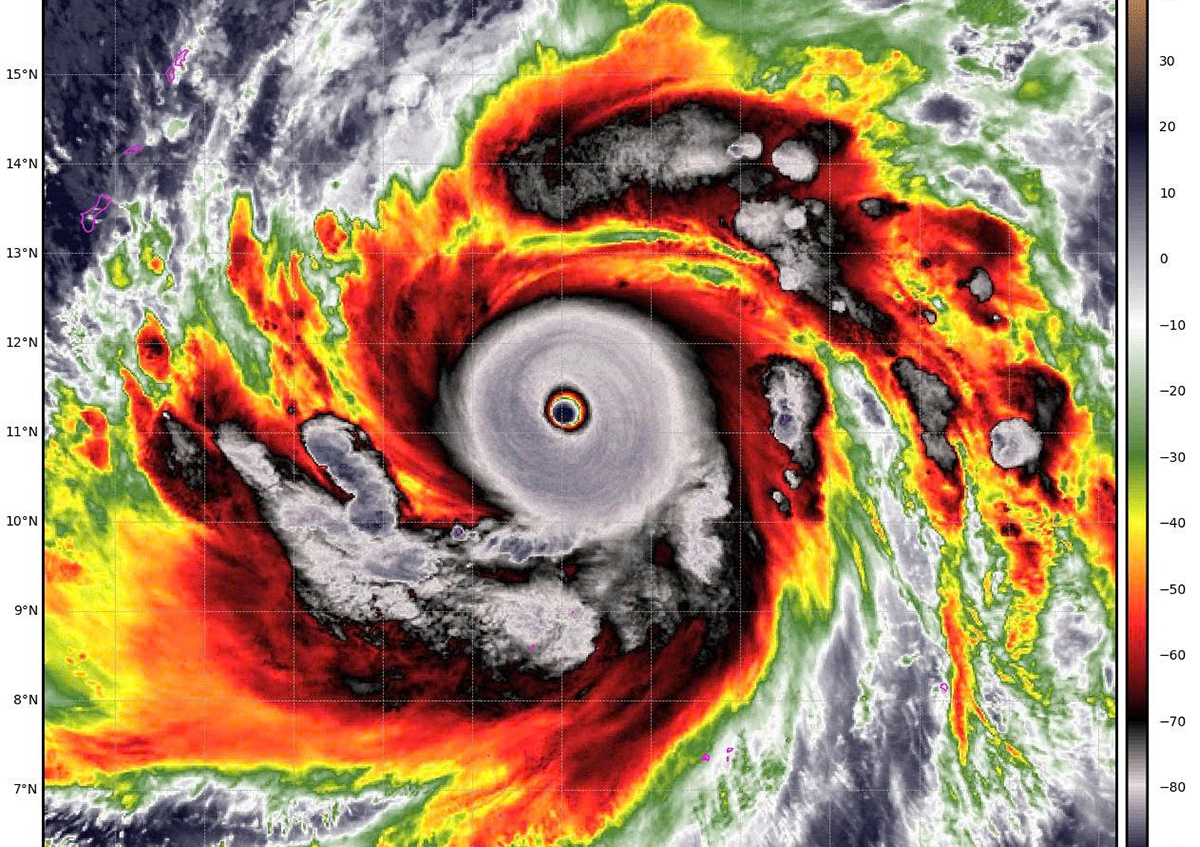 Sinlaku đạt cấp siêu bão, là một trong ba cơn bão mạnh nhất tháng 4 trong 49 năm