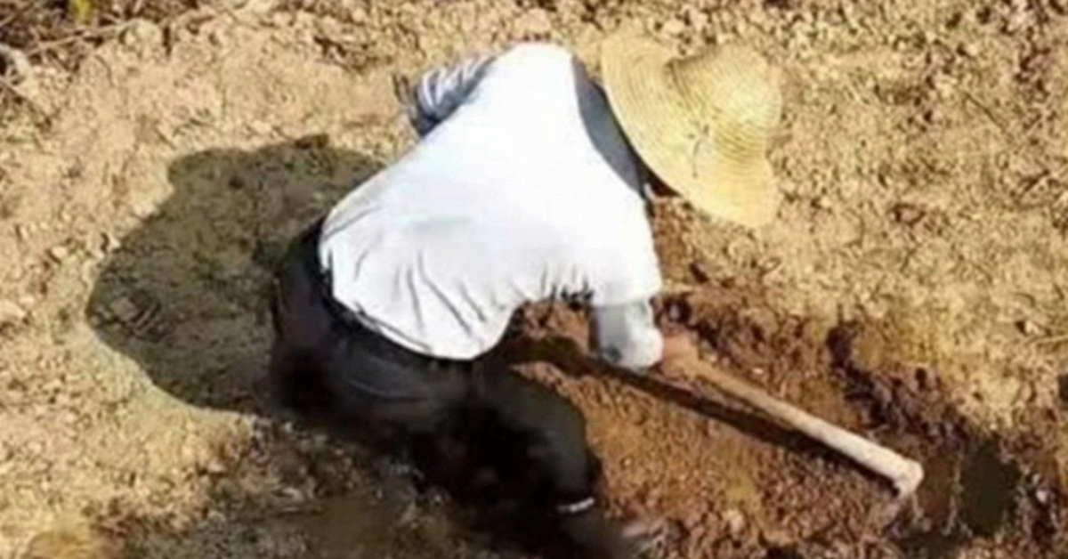 Lão nông báo nhặt được khối đồng cao 19,6cm, hiện trường nhanh chóng bị phong tỏa