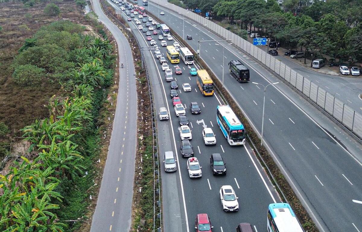 Hà Nội phân luồng giao thông, hướng dẫn di chuyển tránh ùn tắc dịp lễ 30/4 - 1/5