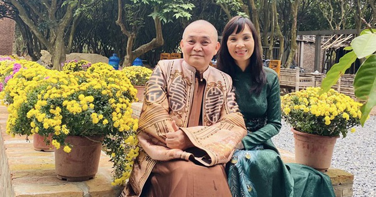 Danh hài Xuân Hinh: "Tôi lấy vợ là bị lừa đấy, thế mà ở với nhau đến 60 mấy tuổi rồi vẫn hợp"