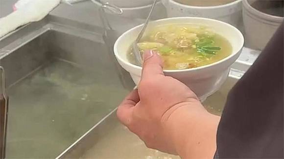 Người đàn ông 65 tuổi suýt phải chạy thận nhân tạo, bác sĩ nhắc: 5 loại canh ngon mấy cũng nên ăn ít