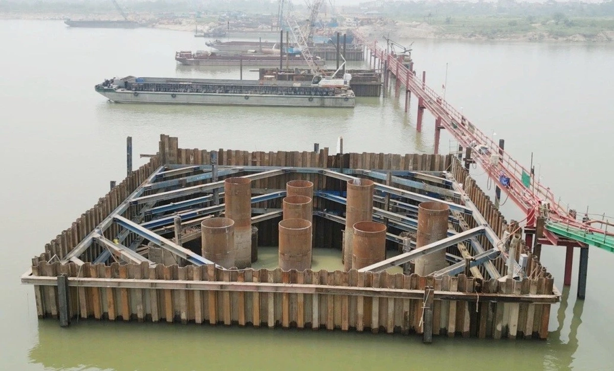 Cận cảnh cọc khoan nhồi của cầu Hồng Hà