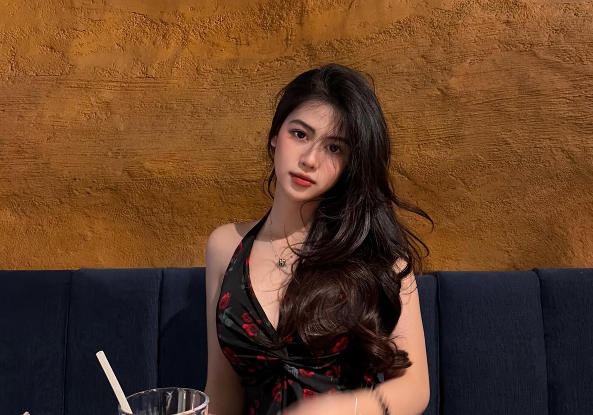 Lộ diện nhan sắc của cô gái cả mạng xã hội tìm kiếm