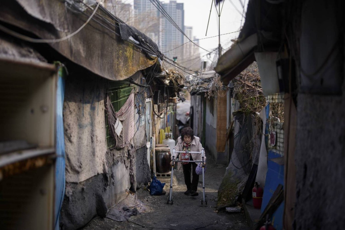 Những kiếp người “ký sinh” trong khu nhà giàu Gangnam (Seoul): Phía sau sự hào nhoáng của giới siêu giàu Hàn Quốc