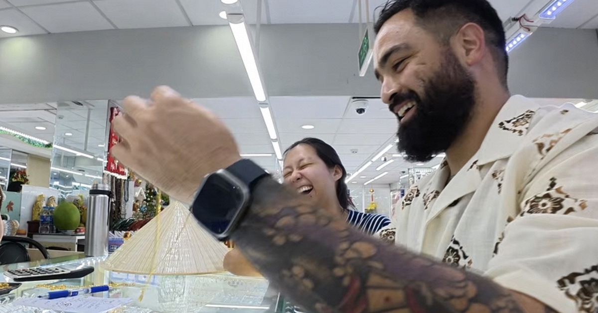 Khách Tây sang tận Việt Nam mua vàng 18k, khâm phục tài năng của thợ kim hoàn