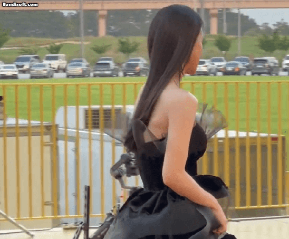 Showbiz có 1 mỹ nhân ngày ngắm đêm mơ thấy ác mộng: Mặt đẹp như tranh vẽ nhưng chẳng biết nên nhìn hay không