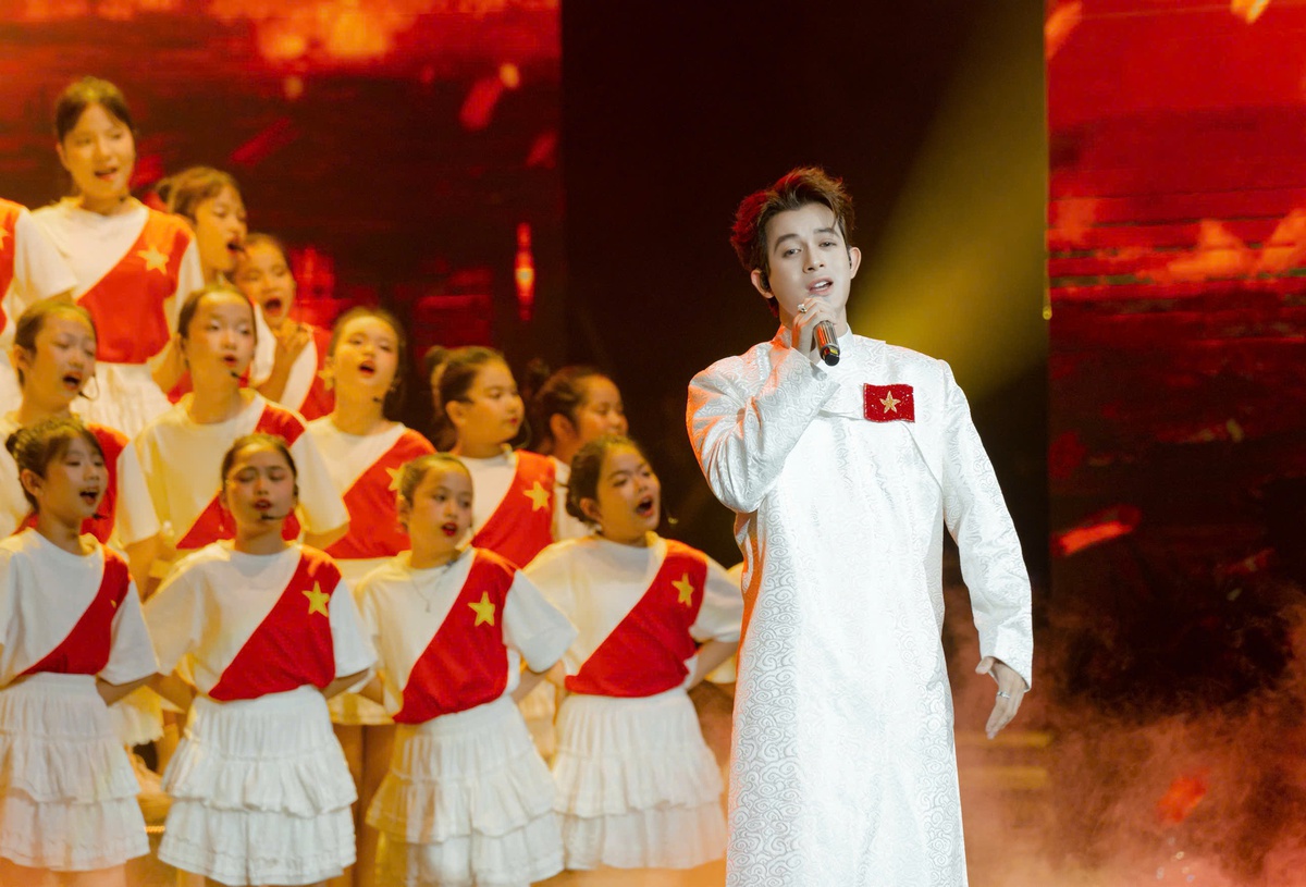 Nam ca sĩ 10X hát “Còn gì đẹp hơn” tại sân khấu Cống hiến áp lực khi hát “hit quốc dân” giữa dàn nghệ sĩ gạo cội