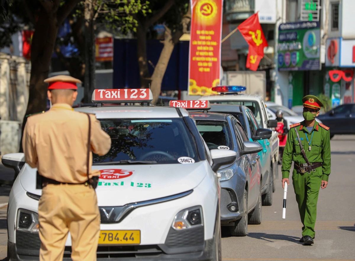 CSGT Hà Nội đồng loạt ra quân xử lý 1 lỗi vi phạm phổ biến, tất cả các tài xế chú ý