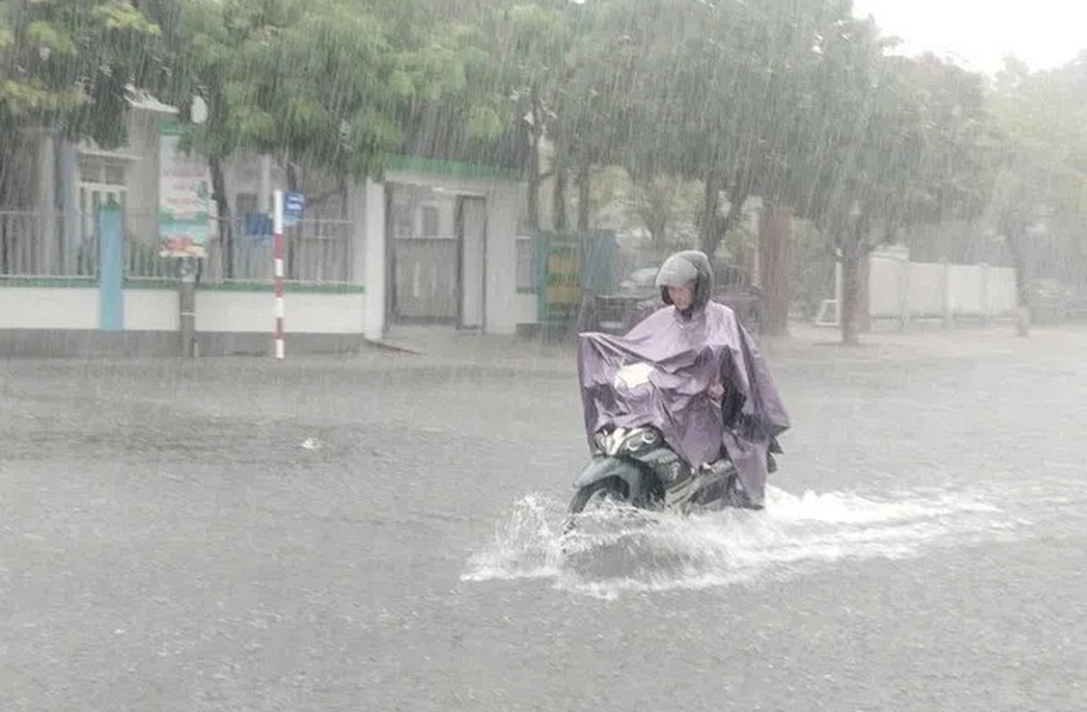 Miền Bắc sắp đón 2 đợt không khí lạnh mới gây mưa dông mạnh, có thể xuất hiện mưa đá