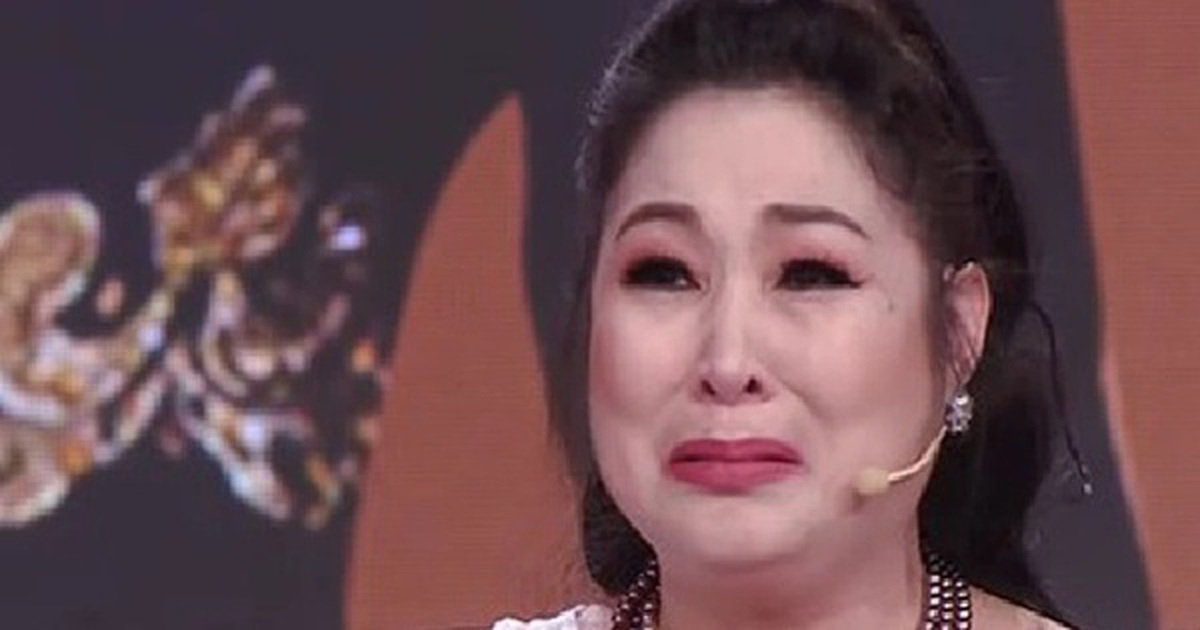 "Chị Hồng Vân đang ở Mỹ, gọi về cho tôi ngay trong đêm"