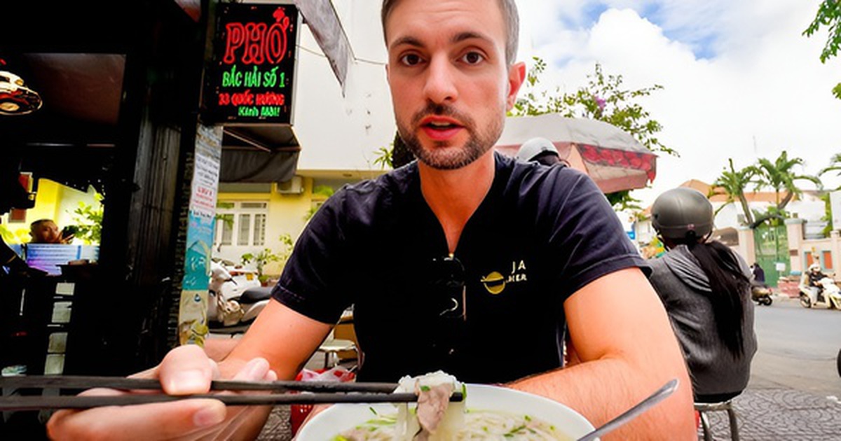 Trổ tài dùng tiếng Việt cho "chuẩn bản địa", anh Tây nói gõ nhầm 1 dấu câu và cái kết khiến ai cũng ngượng thay