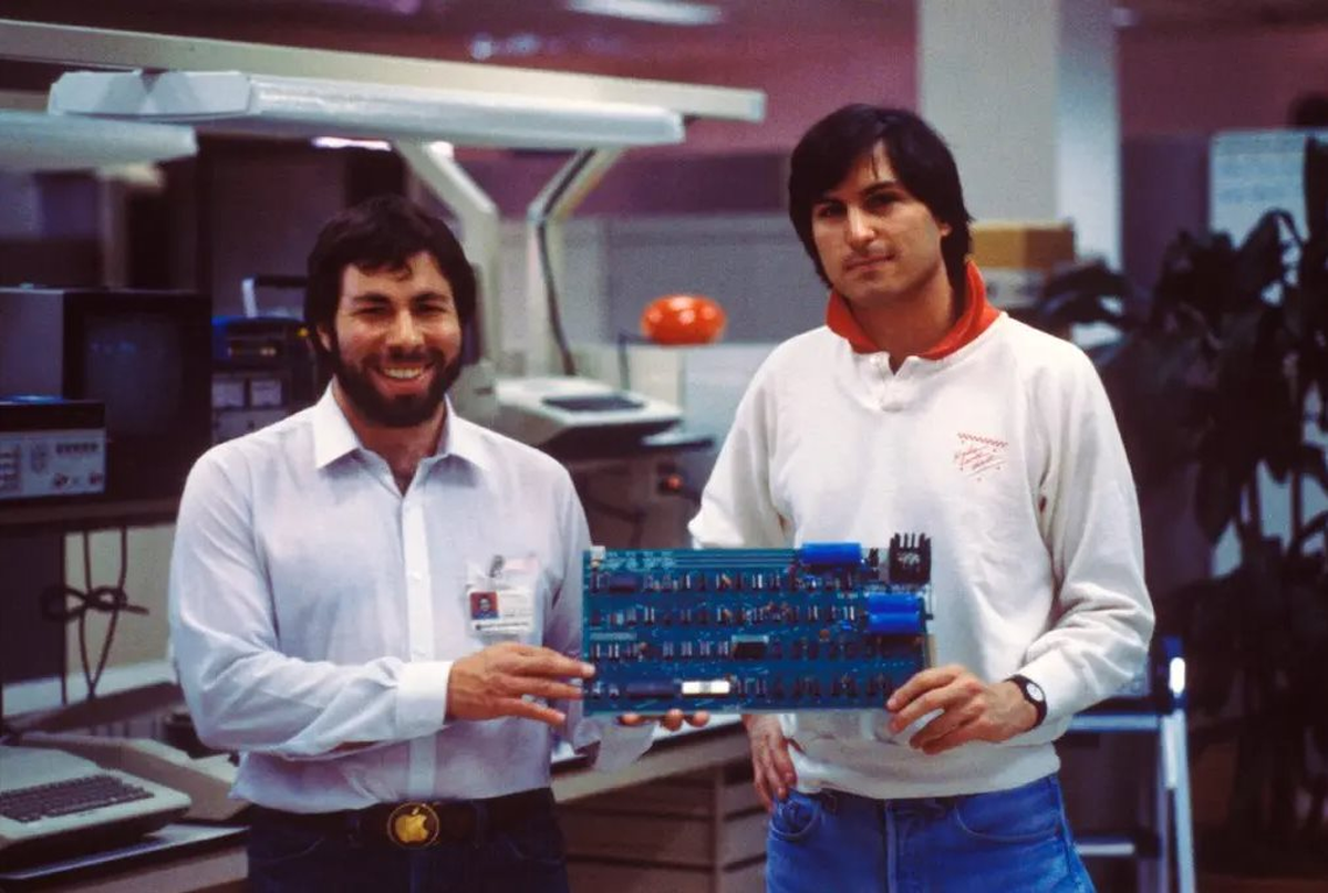 Từ cậu bé 14 tuổi chạy việc vặt đến khối tài sản 114 triệu USD: Nhân viên thâm niên nhất Apple tiết lộ bí mật "sống sót" qua 5 thập kỷ