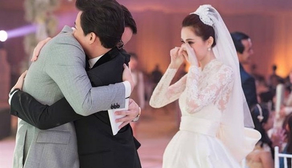 Hoa hậu Việt đầu tiên làm dâu hào môn, lên xe hoa năm 26 tuổi: Sở hữu loạt BĐS hạng sang, sống như tiểu thư đời thực