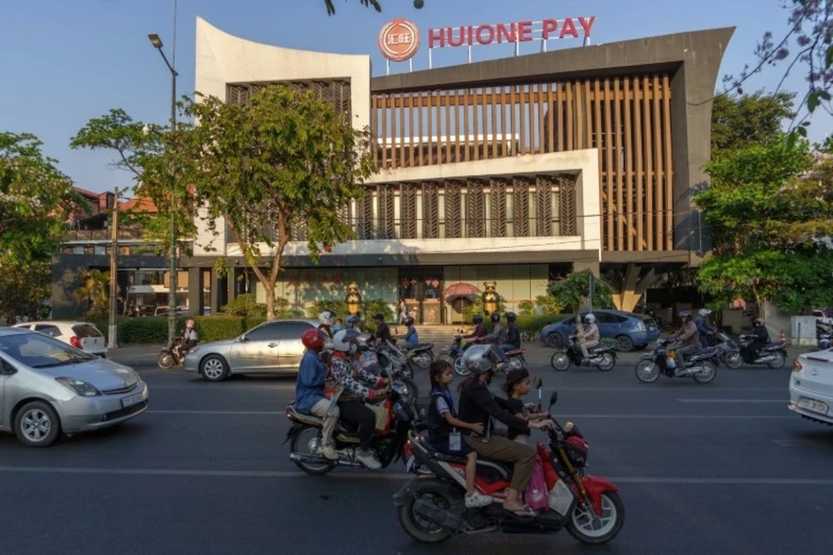 Campuchia dẫn độ trùm rửa tiền sang Trung Quốc