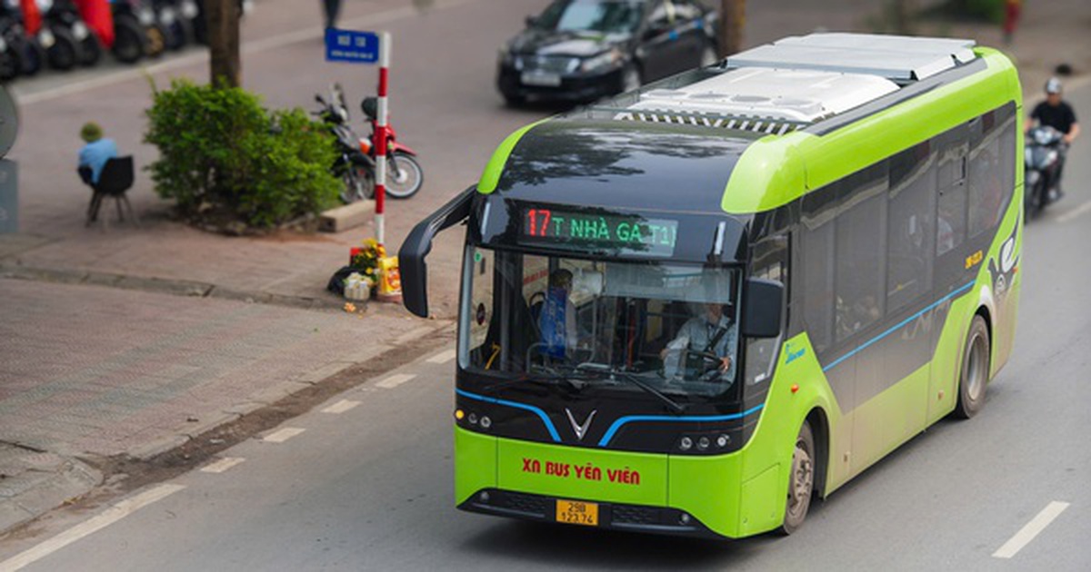 Thêm nhiều xe buýt điện lăn bánh trên đường phố Hà Nội, gồm những tuyến nào?