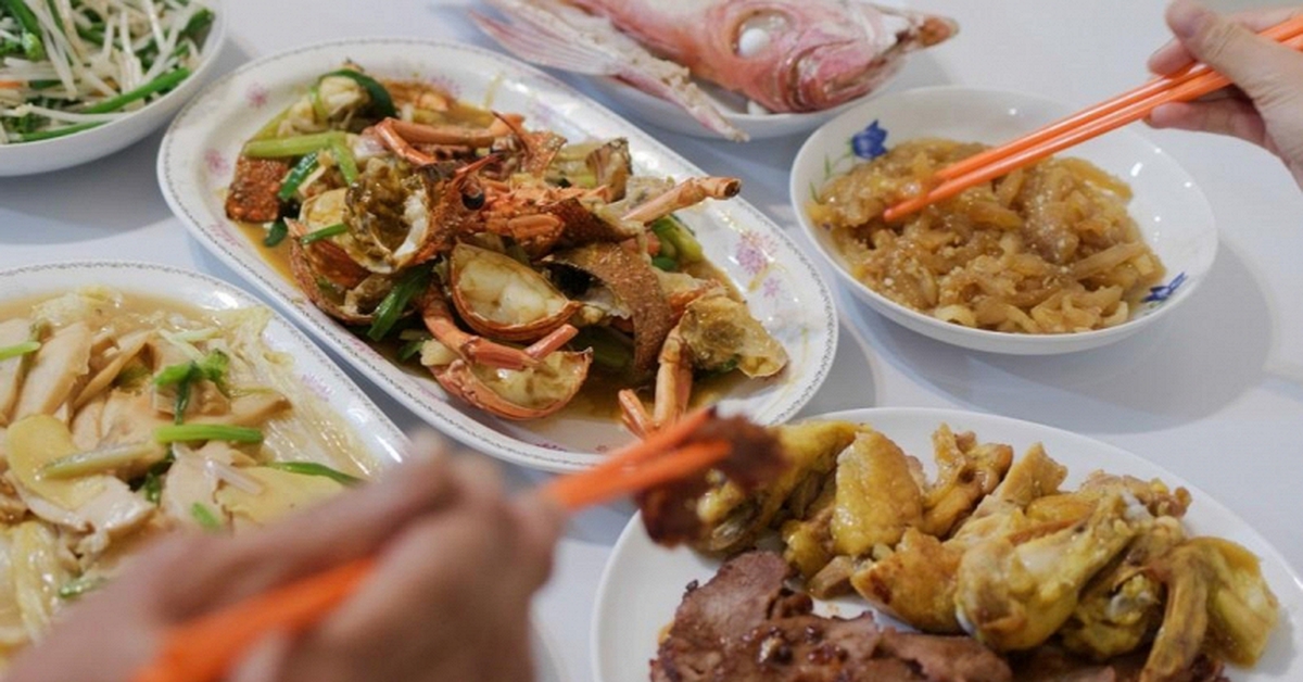 Một gia đình 3 người đều mắc ung thư dạ dày chỉ vì món ăn này: Bác sĩ chỉ ra 5 thói quen xấu gây chết người