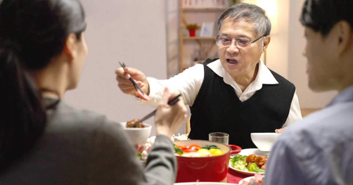 Bố mẹ chồng lên thăm, trước khi về, ông dứt khoát bảo cho chúng tôi mảnh đất 10 tỷ, về mà lấy!