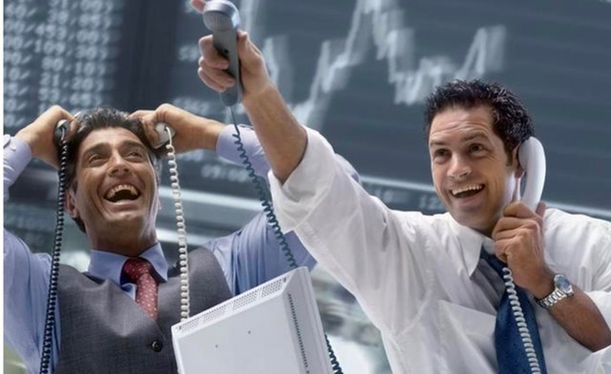 Tự doanh CTCK tung hơn nghìn tỷ mua ròng trong phiên đầu tuần, cổ phiếu nhà tỷ phú Phạm Nhật Vượng là tâm điểm