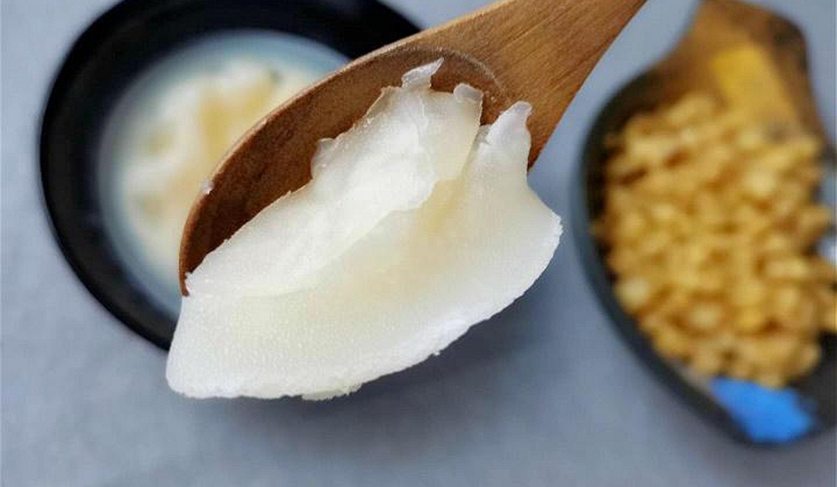 Thắng mỡ lợn, tuyệt đối đừng chỉ cho muối! Thêm 3 thứ này mỡ sẽ trắng phau, thơm phức, để cả năm không hỏng