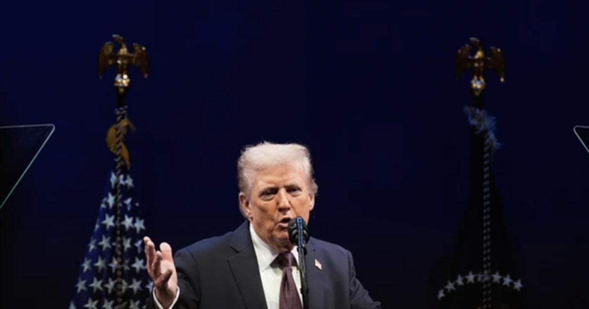 Iran sẵn sàng phản đòn sau khi ông Donald Trump gia hạn ngừng bắn