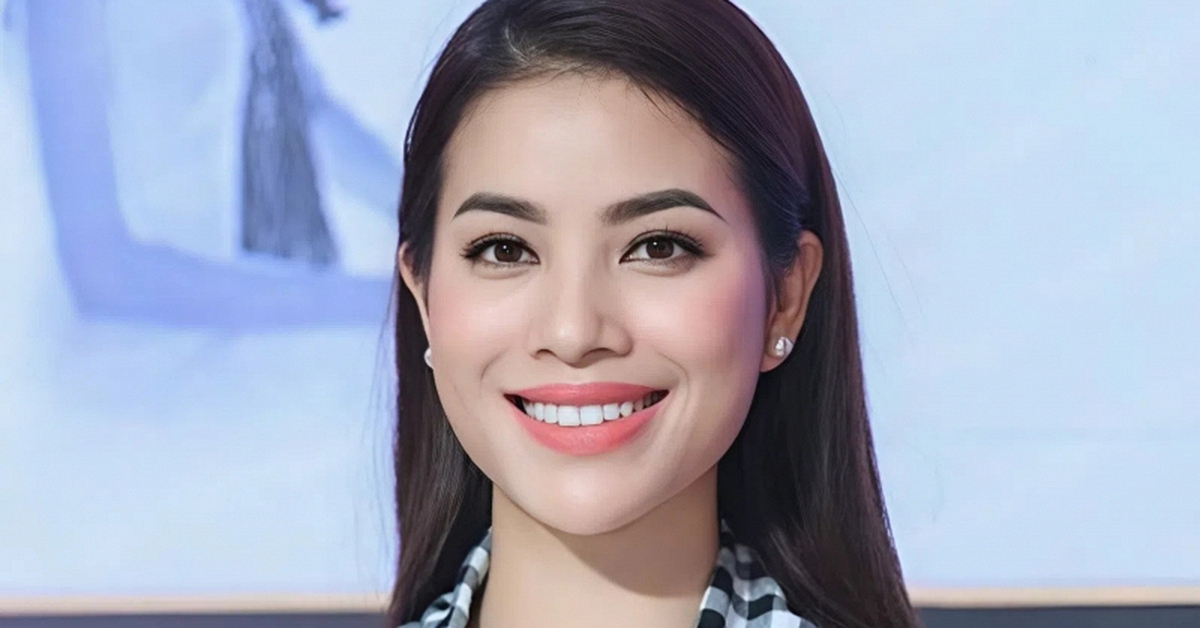 Phạm Hương tự dưng HOT lại trên MXH, có chuyện gì mà ngay cả học vấn cũng được đào lại?