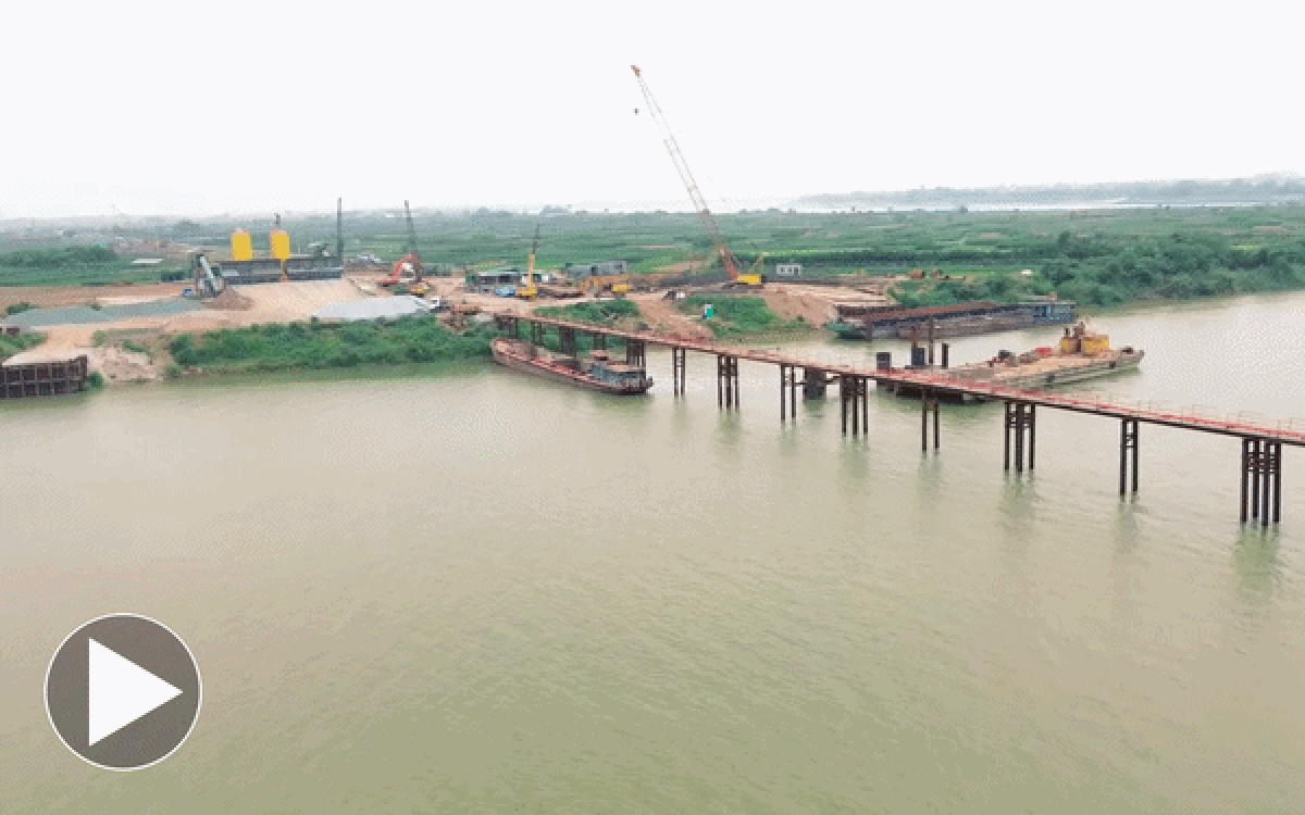 Choáng ngợp công trường “siêu cầu” gần 12.000 tỷ nối Hà Nội - Hưng Yên