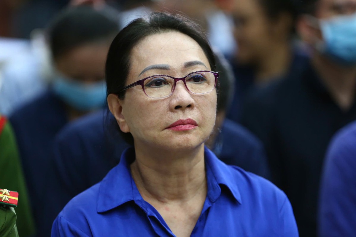 Rao bán loạt siêu xe của bà Trương Mỹ Lan, Maybach trắng biển 51F-199.99 giá khởi điểm hơn 7 tỷ đồng