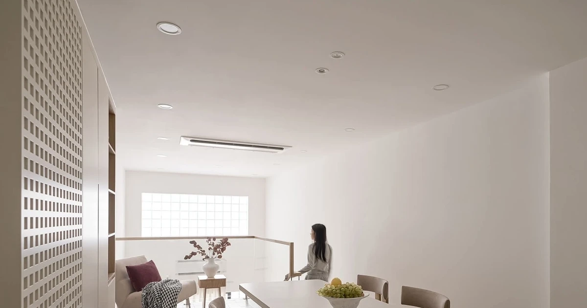 Cải tạo nhà 4 tầng hẹp ngang trong hẻm thành không gian sống thoáng đãng