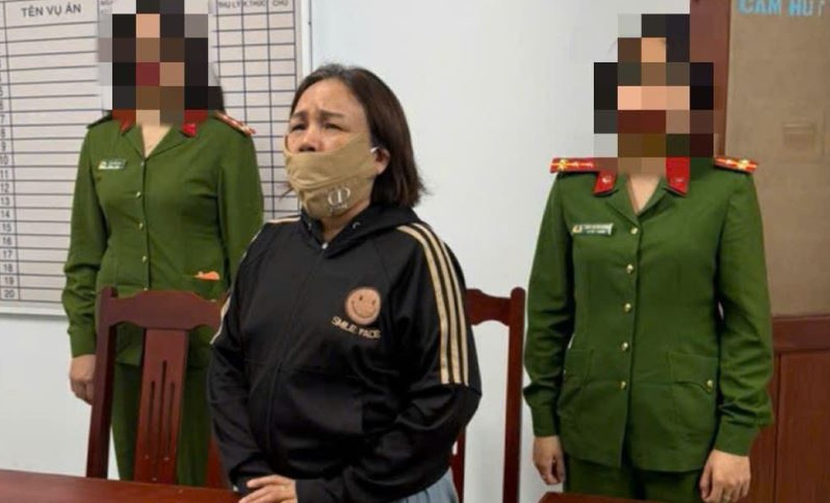 Ra quyết định khởi tố chủ tiệm cà phê Ngô Thị Cúc Hoa sinh năm 1972