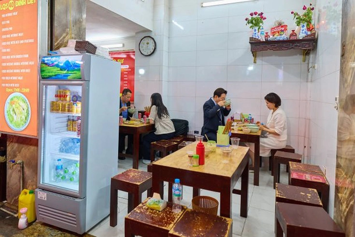 Quán phở Tổng thống Hàn Quốc ghé ăn có giá bao nhiêu tiền một bát?